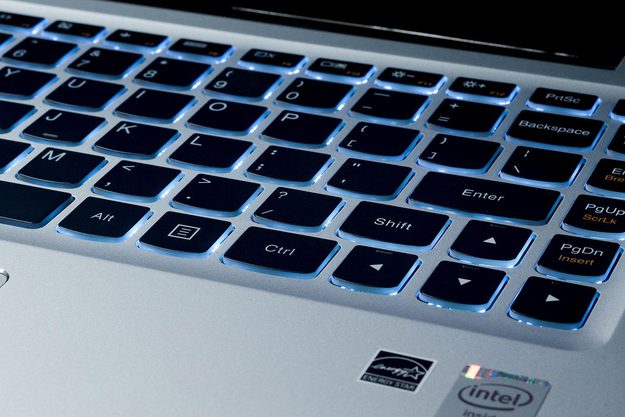 Lenovo ideapad U340 keyboard angle