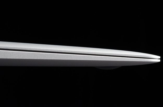 MacBook Air 2013 review edge