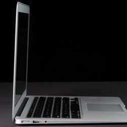 MacBook Air 2013 review left side