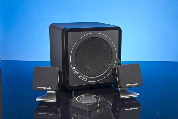 Minx M5 on blue background