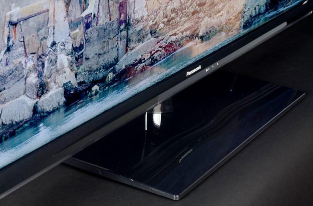 Panasonic-TC-L39-review--base-angle