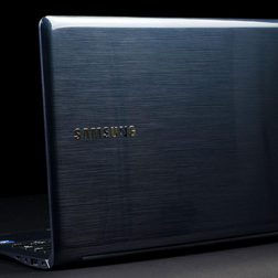 Samsung Ativ Book 9 Lite top lid