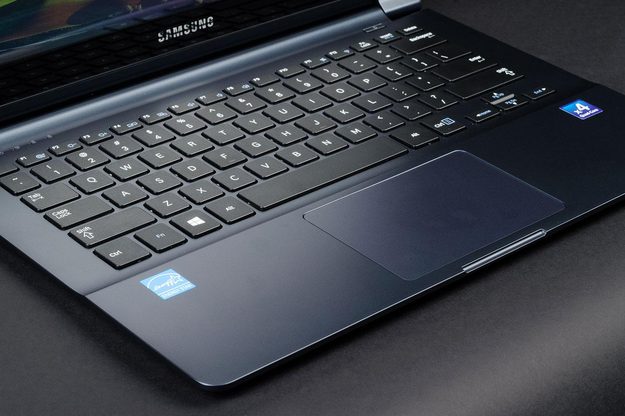 Samsung Ativ Book 9 Lite keyboard