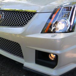 2013 Cadillac CTS_V Sedan exterior front left angle macro