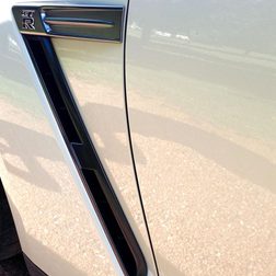 2013 Nissan GT R vent