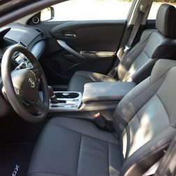 2014 Acura RDX interior front side view