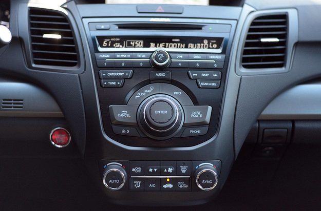 2014 Acura RDX interior tech console