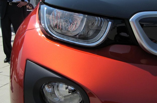 2014-BMW-i3-Reveal-exterior-headlights-macro
