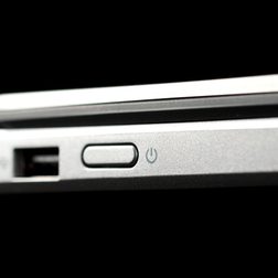Acer Aspire M5 583P 6428 corner power button