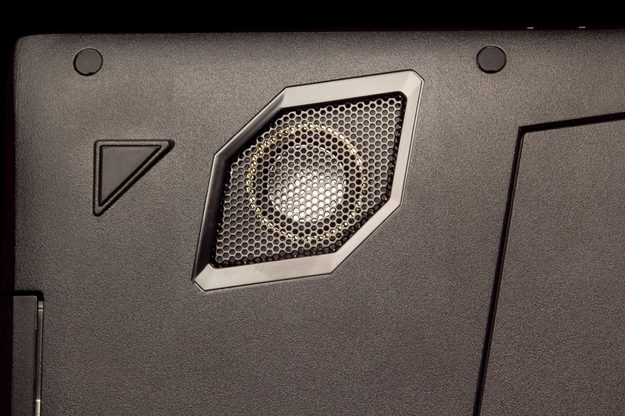 Asus G750JX review bottom speaker
