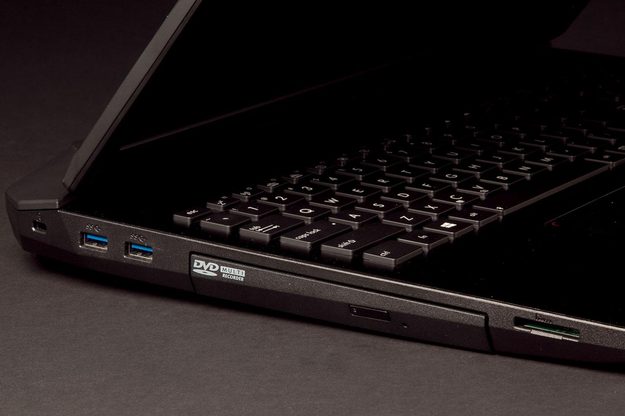 Asus G750JX review disc drive angle