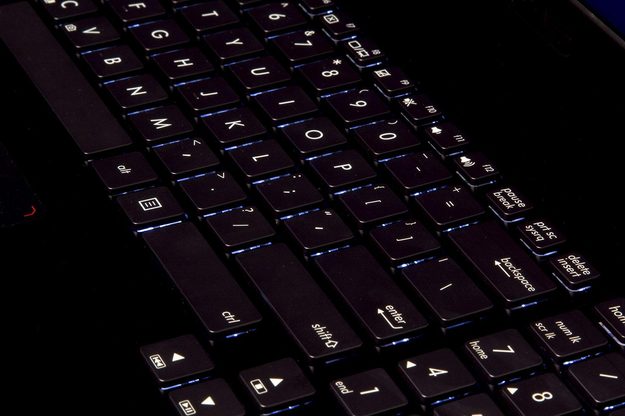 Asus G750JX review keyboard illuminated