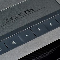 Bose SoundLink Mini buttons