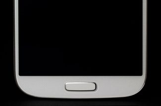 Galaxy-S4-Google-Edition-bottom-macro