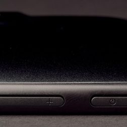 SmartDevices SmartQ U7 tablet review power button rocker