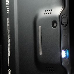 SmartDevices SmartQ U7 tablet review projector back