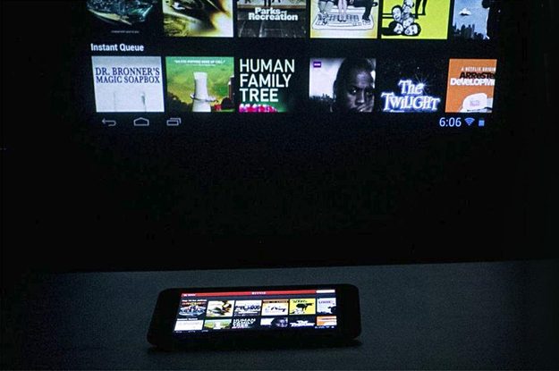 SmartQ U7 tablet projector