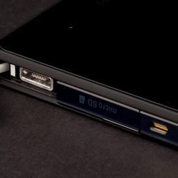 sony xperia z review usb port open