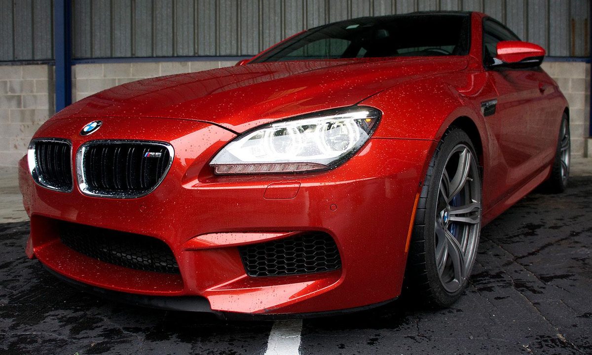 2013 BMW M6 front right angle