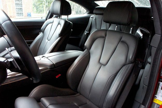 2013 BMW M6 front seats angle