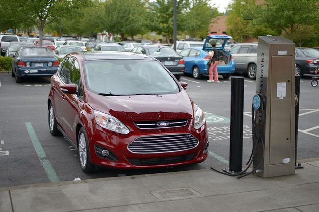 2013 Ford CMAX Plugin charging station