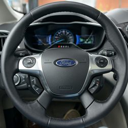 2013 Ford CMAX Plugin steering wheel