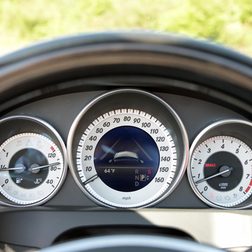 2014 Mercedes_Benz E_Class E_550 interior instrument panel