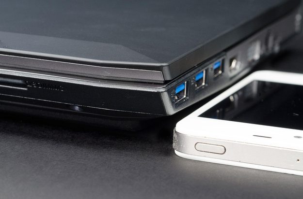 AVADirect Clevo W230ST iphone comparison