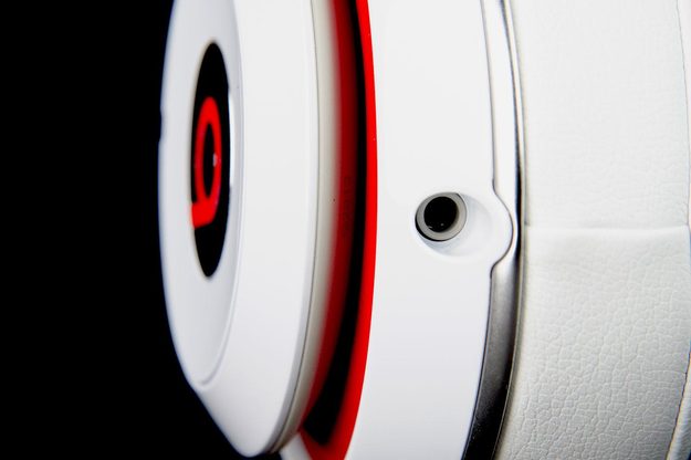 Beats by Dre Studio 2013 can audio port