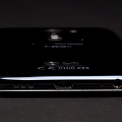 LG G2 Phone bottom