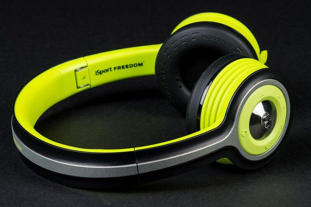 Monster iSport Freedom left angle