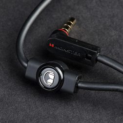 Monster iSport Freedom remote and jack