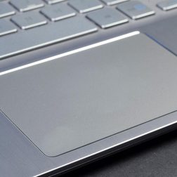 Samsung Series 7 Ultra trackpad