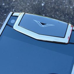 Vertu phone earpiece macro