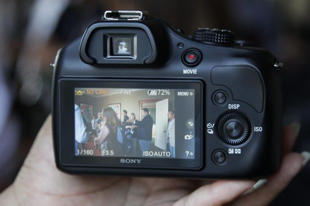 sony-a3000-rear-LCD