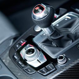 2014 Audi RS 5 Cabriolet center console