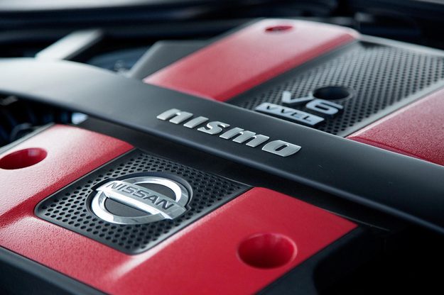2014 Nissan 370Z NISMO engine macro angle