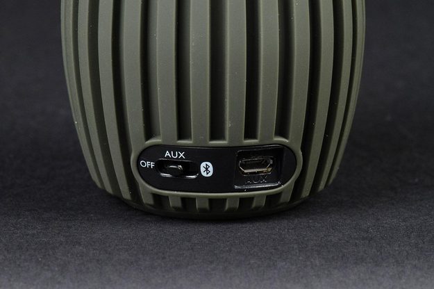 Phillips SoundShooter back bottom ports
