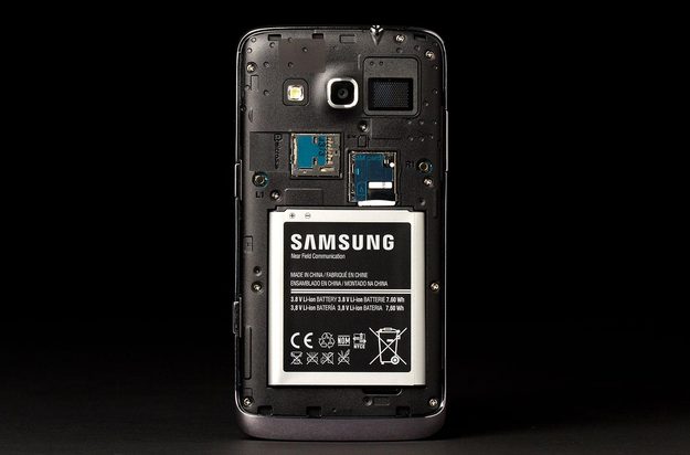 Samsung Ativ S Neo Phone back case off