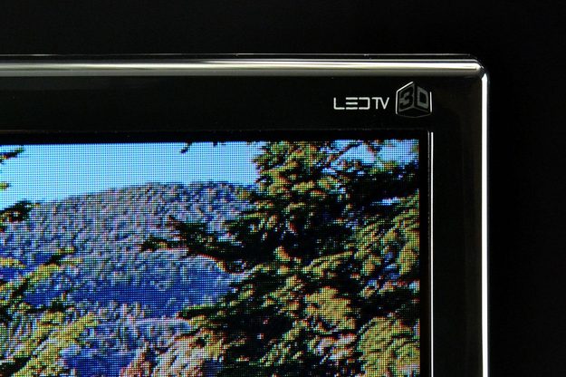 Samsung UN46FH6030F LED TV top screen corner