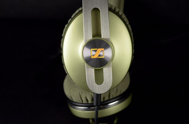 Sennheiser Momentum Headphones can macro