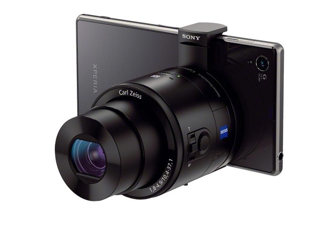 Sony Cyber-shot QX100 attached to a Sony Xperia smartphone.