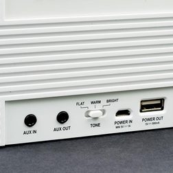 Soundfreaq Sound Spot back inputs