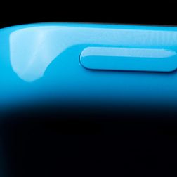apple iphone 5c power button macro