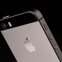 apple iphone 5s rear camera angle.