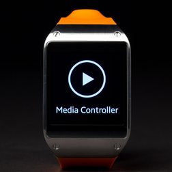 samsung galaxy gear smartwatch review media controller