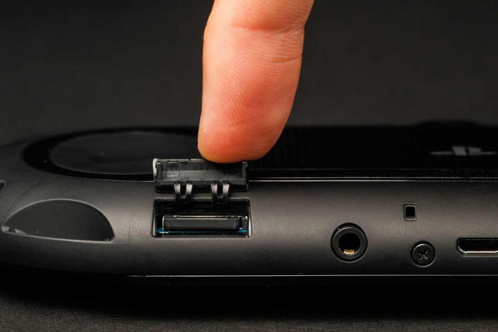 Sony PlayStation Vita Slim review port