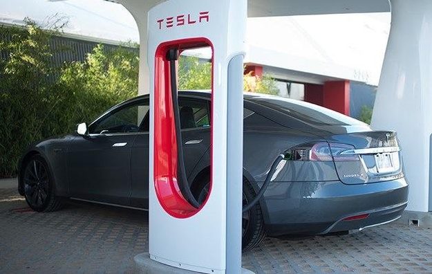 tesla-model-s-supercharger-628