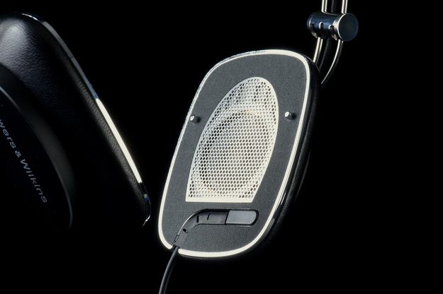 Bowers&Wilkins P7 cup off