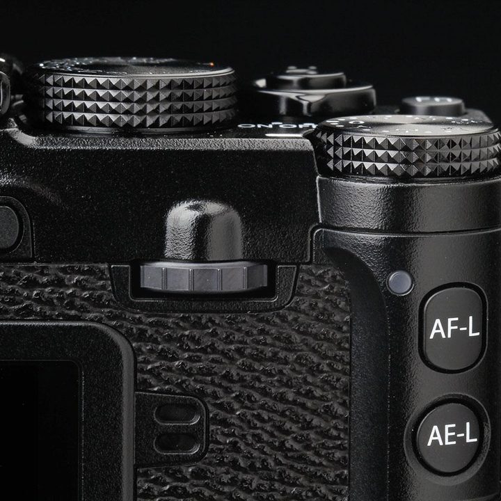 Fujifilm X E2 top controls